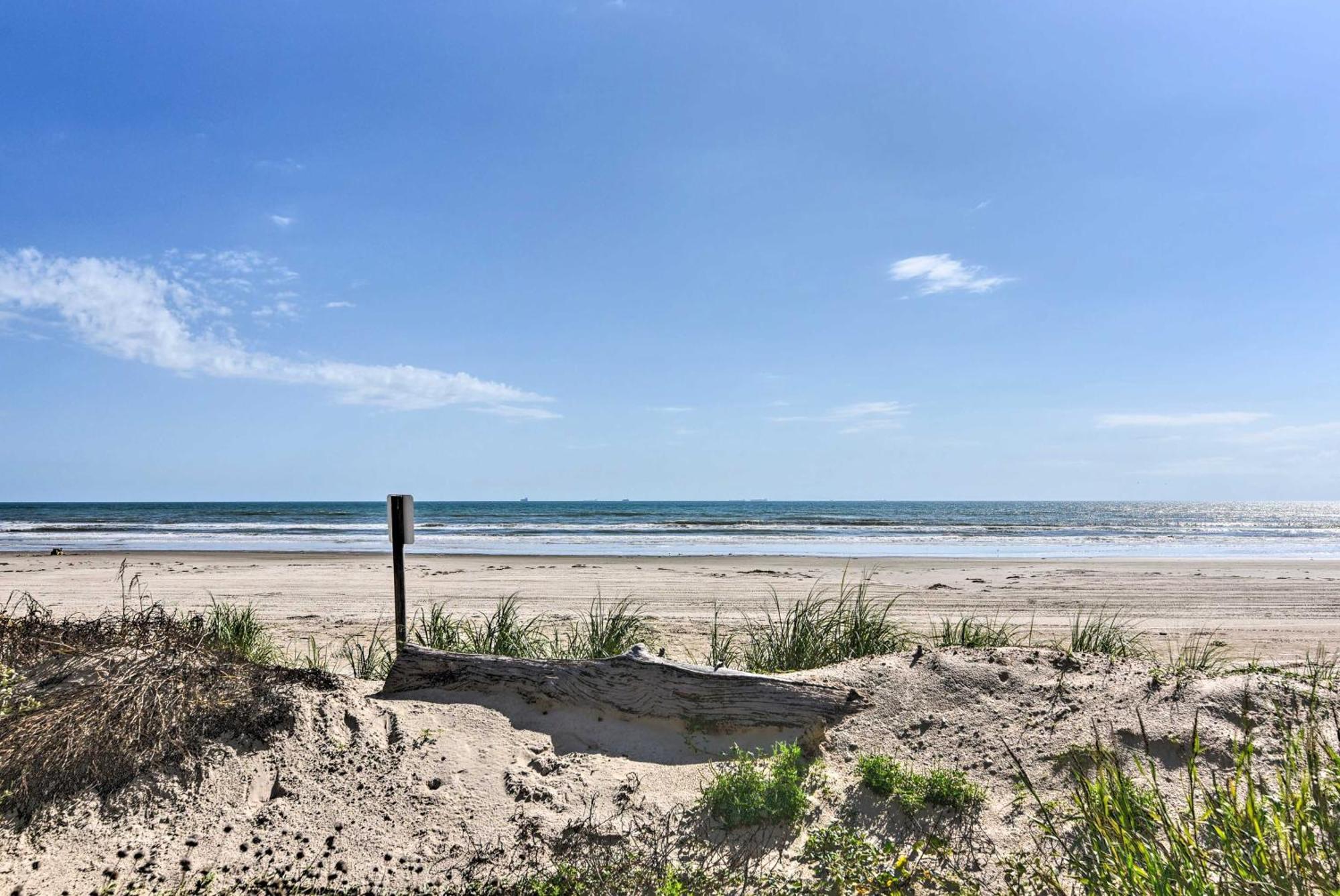Surfside Beach Retreat With Deck And Ocean Views Exterior photo